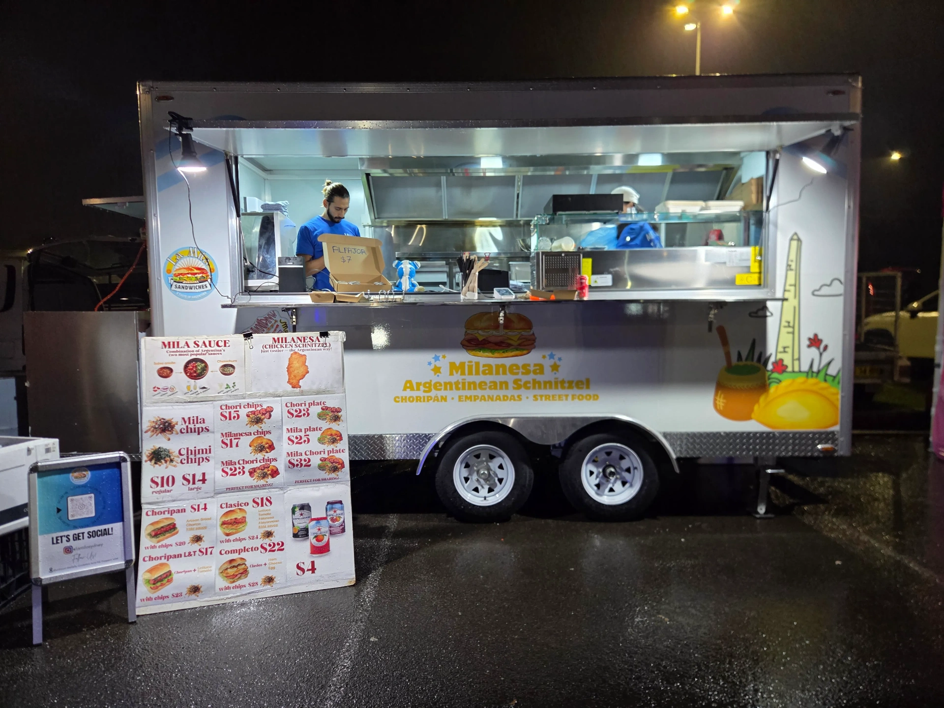 La Mila live service at a private event
